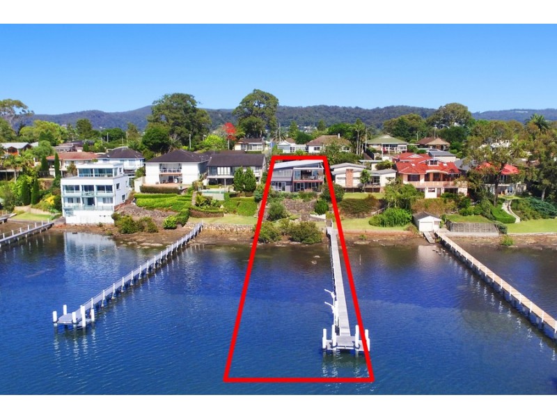 35 Albany Street, Point Frederick NSW 2250