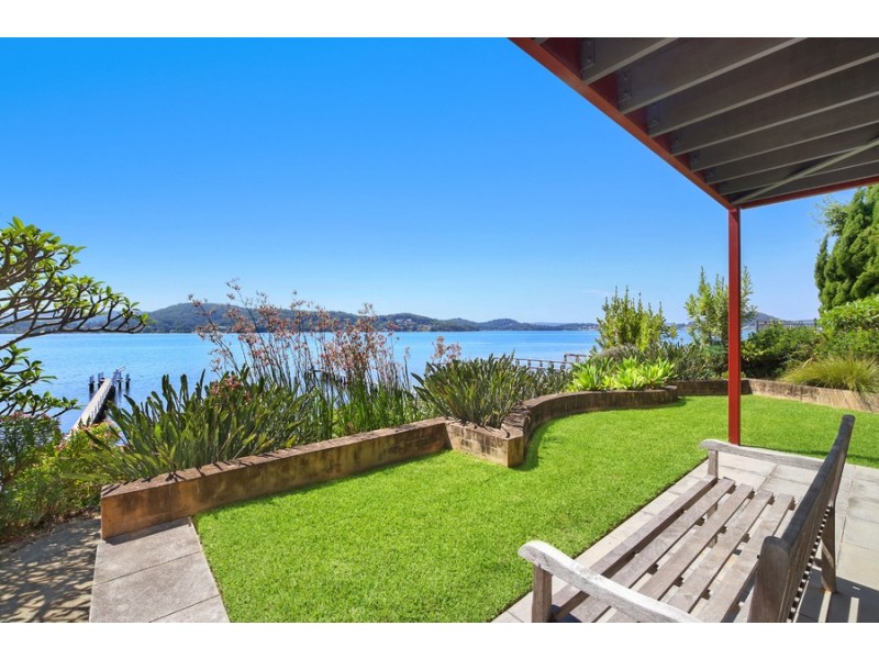 35 Albany Street, Point Frederick NSW 2250