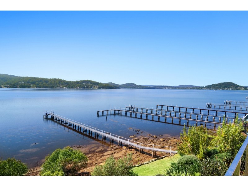 35 Albany Street, Point Frederick NSW 2250