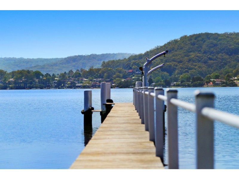 35 Albany Street, Point Frederick NSW 2250