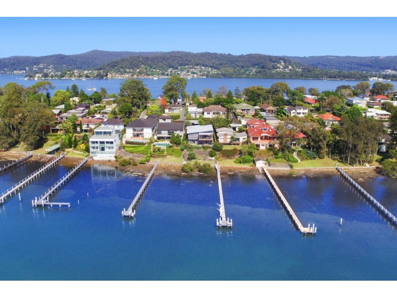 35 Albany Street, Point Frederick NSW 2250