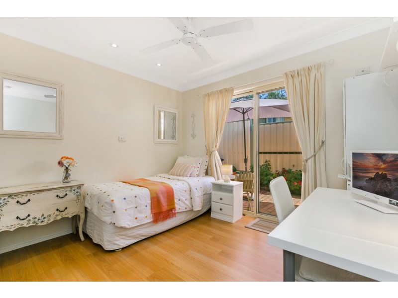 1/4 Cathy Crescent, Narara NSW 2250