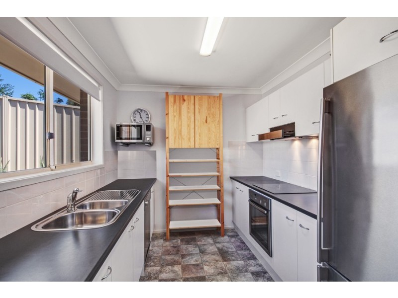 2/15 Sandpiper Place, Green Point NSW 2251