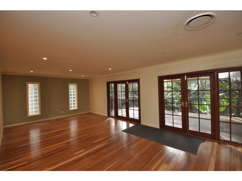 14 Ashburn Close, Lisarow NSW 2250