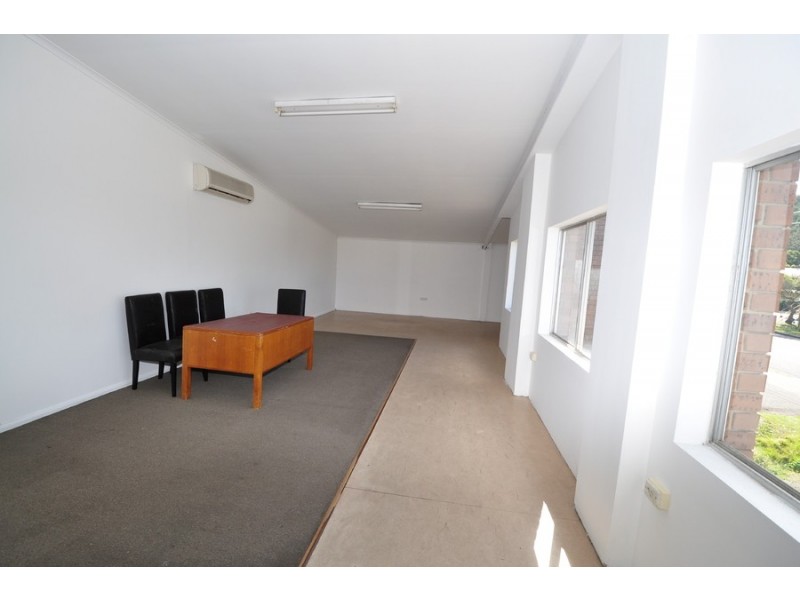 8 Grieve Close, West Gosford NSW 2250