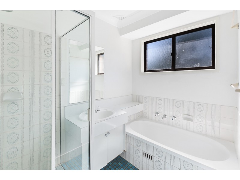 11 Bottlebrush Close, Wyoming NSW 2250