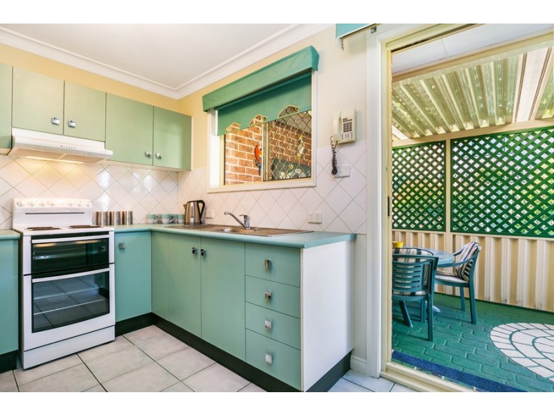 17/293-295 Henry Parry Drive, Wyoming NSW 2250