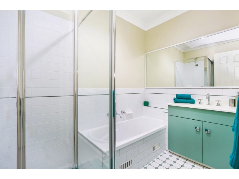 17/293-295 Henry Parry Drive, Wyoming NSW 2250