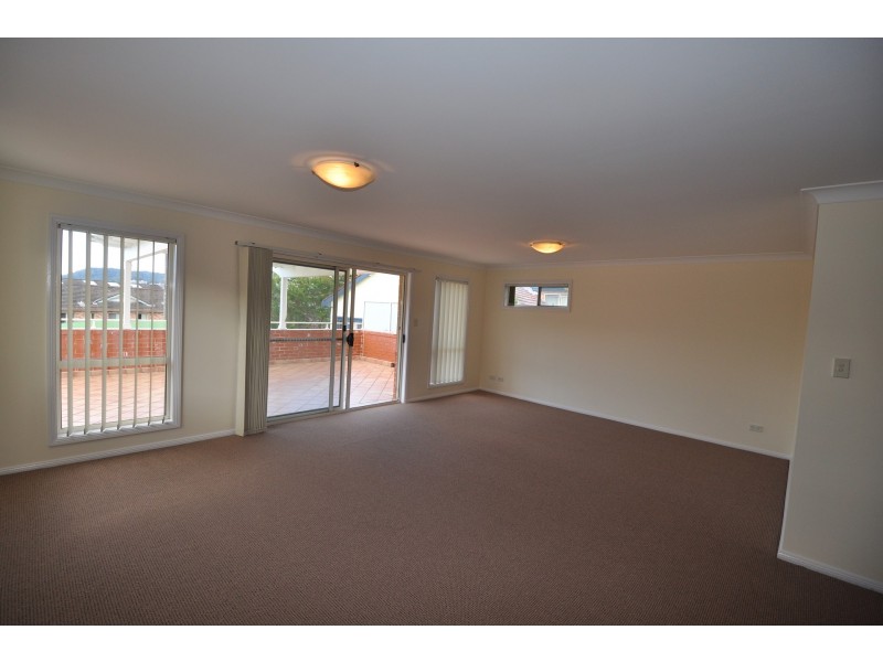 5/5-7 Broadwater Street, Point Clare NSW 2250