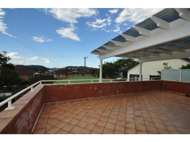 5/5-7 Broadwater Street, Point Clare NSW 2250