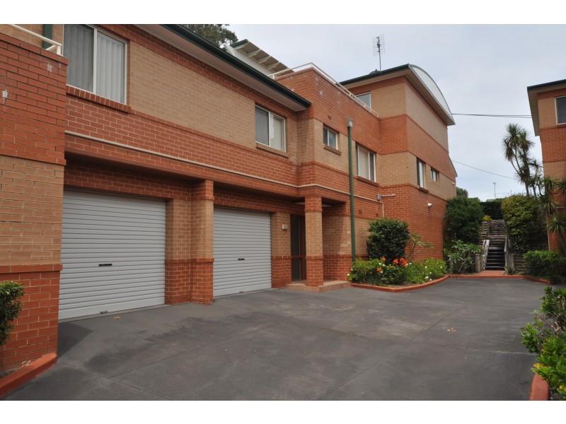 5/5-7 Broadwater Street, Point Clare NSW 2250
