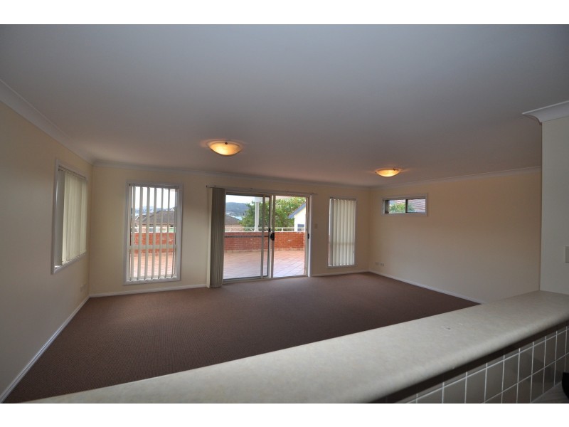 5/5-7 Broadwater Street, Point Clare NSW 2250