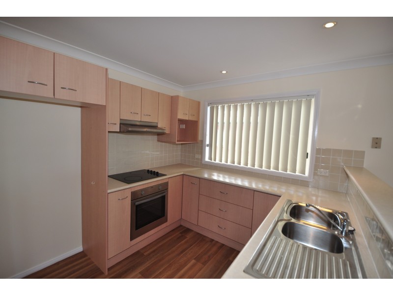 5/5-7 Broadwater Street, Point Clare NSW 2250