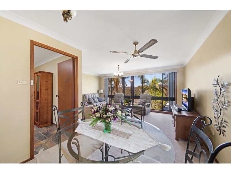 12 Dora Street, Lisarow NSW 2250