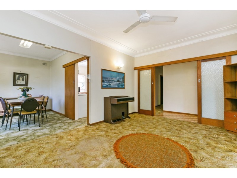 28 Orange Parade, Wyoming NSW 2250