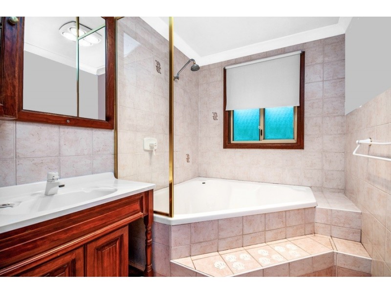 42 Barkala Street, Lisarow NSW 2250