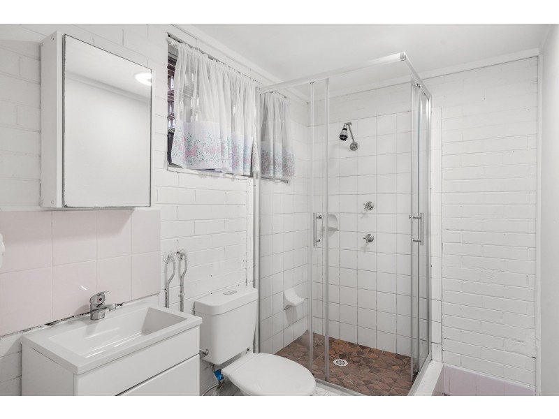 16B Small Street, Wyoming NSW 2250