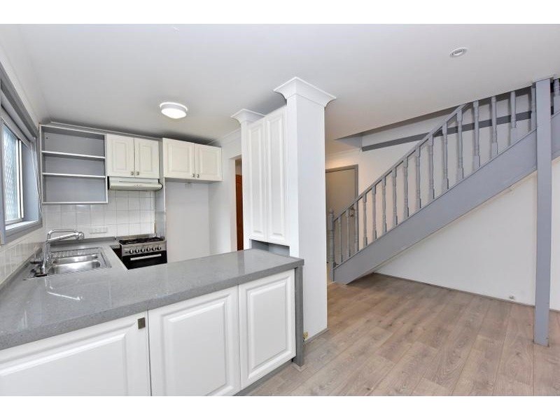 10/205a Albany Street, Point Frederick NSW 2250