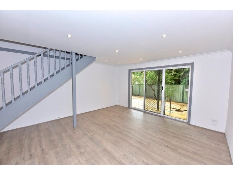 10/205a Albany Street, Point Frederick NSW 2250