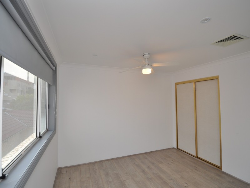 10/205a Albany Street, Point Frederick NSW 2250