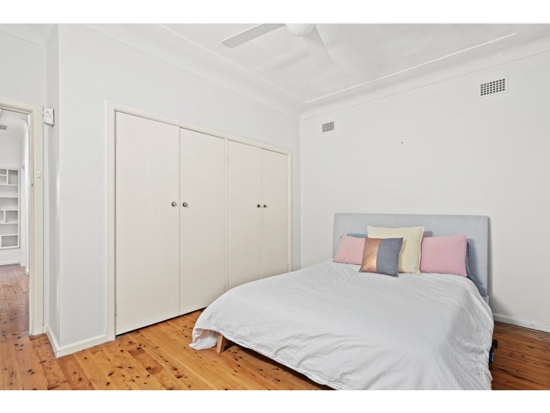 11 Brougham Street, East Gosford NSW 2250