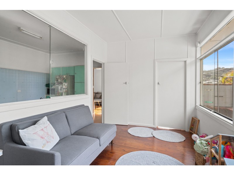 11 Brougham Street, East Gosford NSW 2250