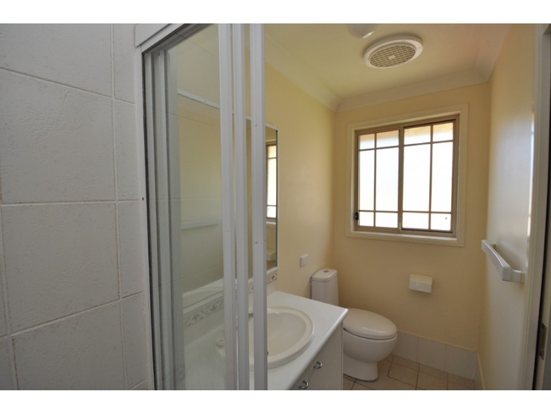 1/53 Tonkiss Street, Tuggerah NSW 2259