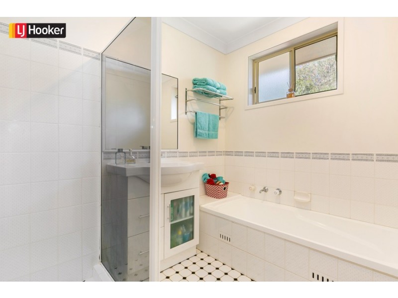 25 Glencoe Avenue, Wyoming NSW 2250