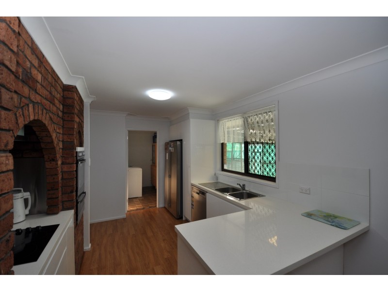 1 Craigend Street, Wyoming NSW 2250