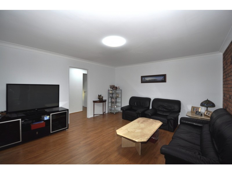 1 Craigend Street, Wyoming NSW 2250