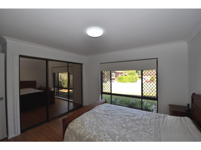 1 Craigend Street, Wyoming NSW 2250