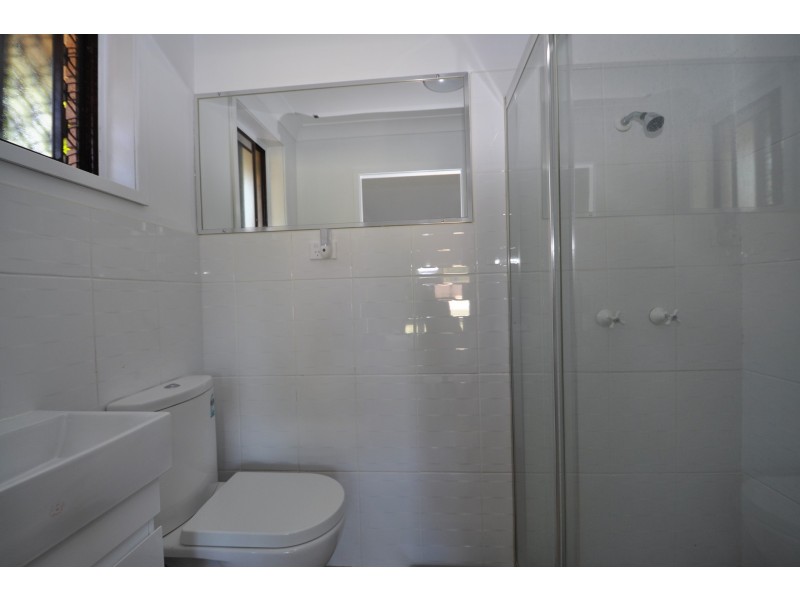 1 Craigend Street, Wyoming NSW 2250