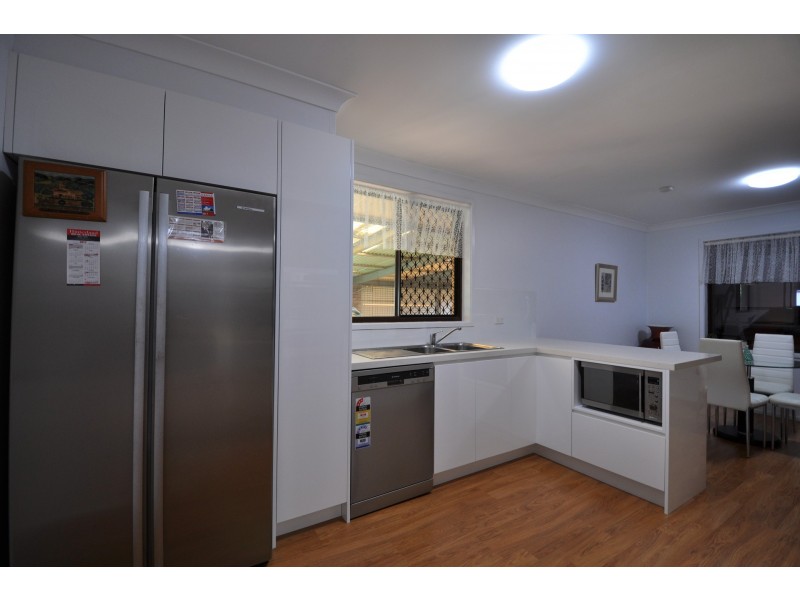 1 Craigend Street, Wyoming NSW 2250