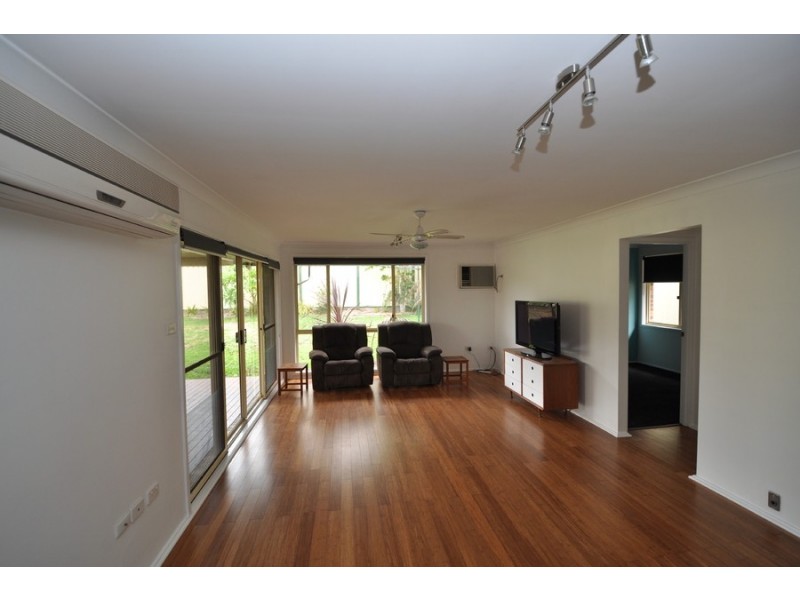 5 Blue Crane Close, Narara NSW 2250