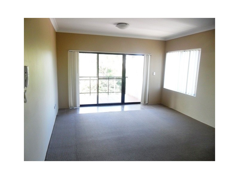 10/61 Donnison Street, Gosford NSW 2250