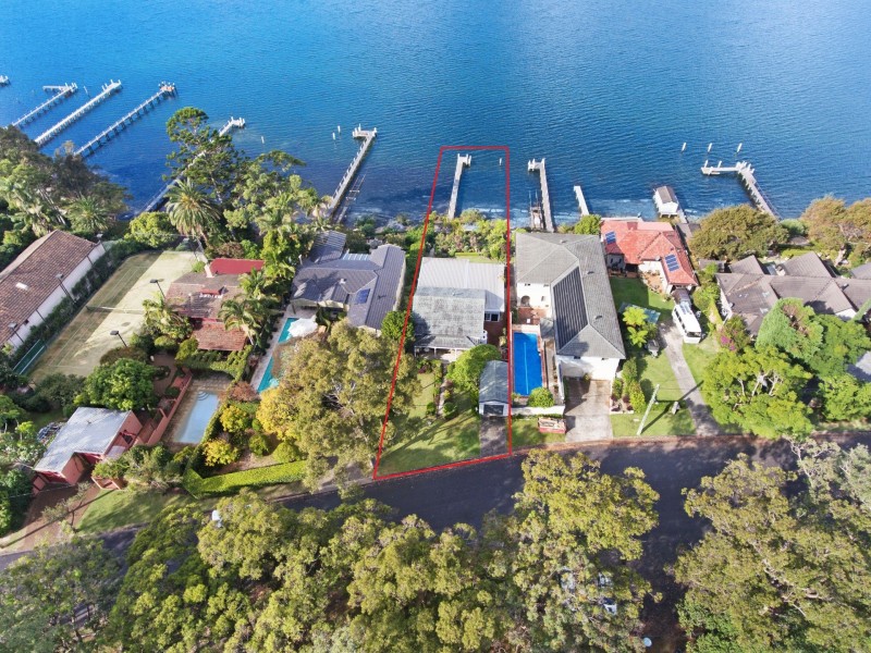 9 Albany Street, Point Frederick NSW 2250