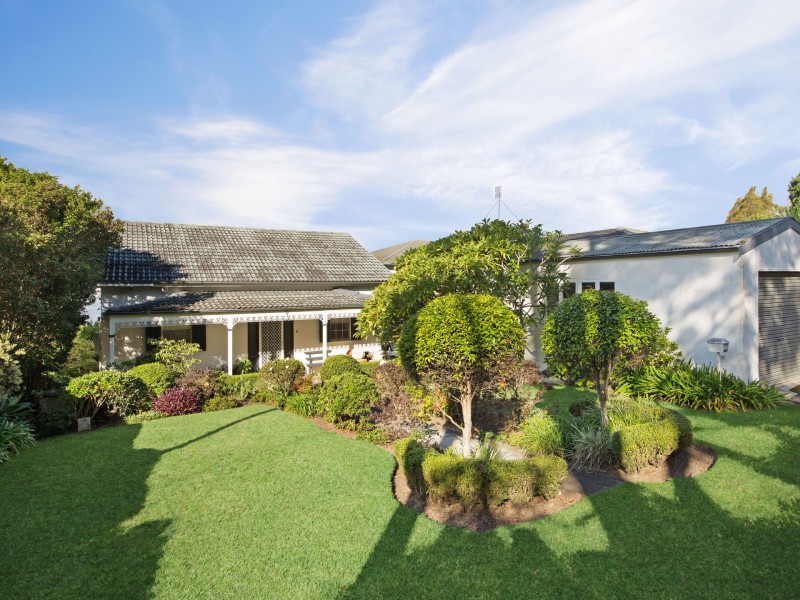 9 Albany Street, Point Frederick NSW 2250