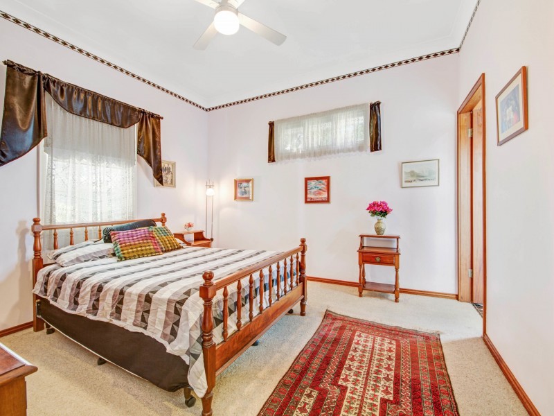 9 Albany Street, Point Frederick NSW 2250