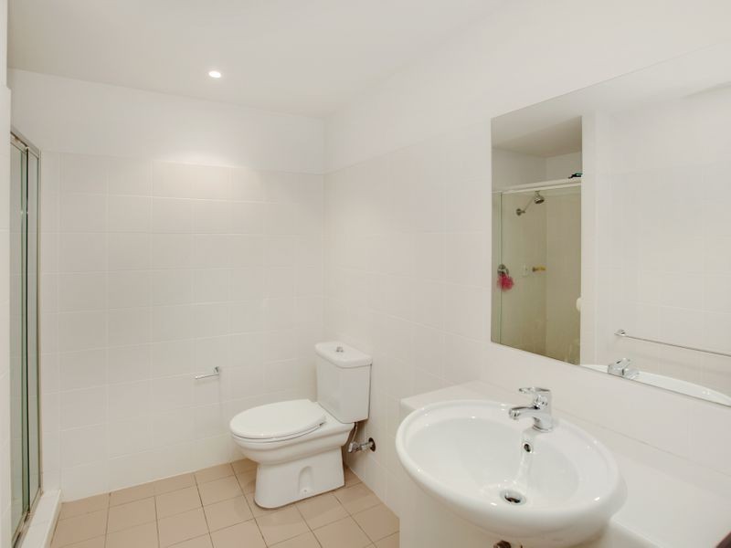 244/80 John Whiteway Drive, Gosford NSW 2250