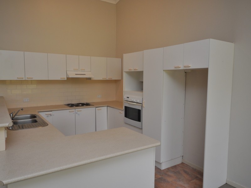 24/8 McLennan Street, Narara NSW 2250