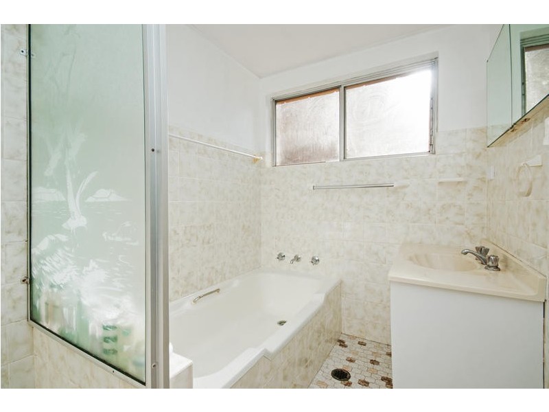 2/146 Albany Street, Point Frederick NSW 2250