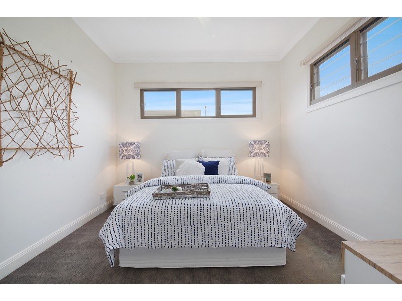 155 Albany Street, Point Frederick NSW 2250