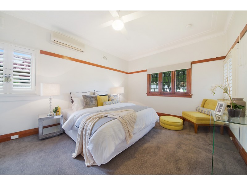 155 Albany Street, Point Frederick NSW 2250