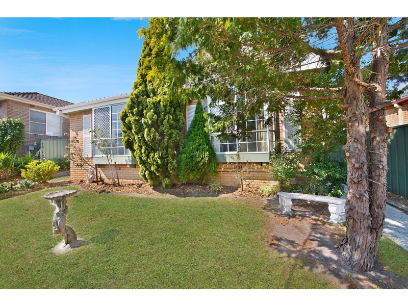 173 Albany Street, Point Frederick NSW 2250