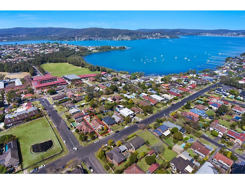 173 Albany Street, Point Frederick NSW 2250