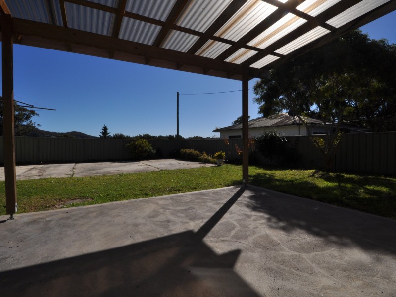 955 The Entrance Road, Forresters Beach NSW 2260