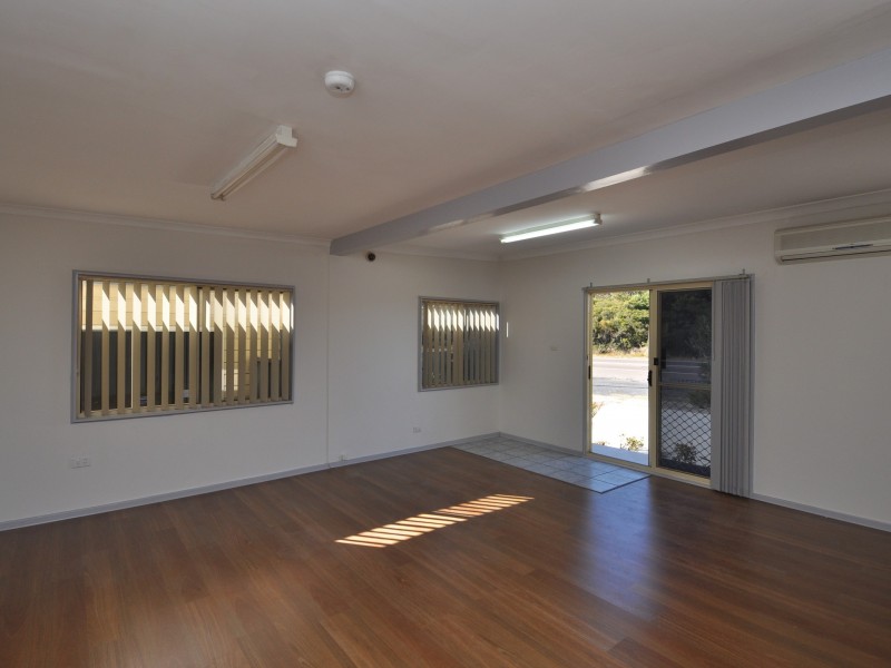 955 The Entrance Road, Forresters Beach NSW 2260