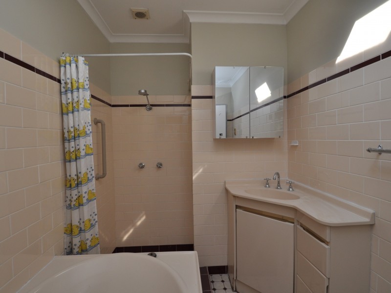 955 The Entrance Road, Forresters Beach NSW 2260