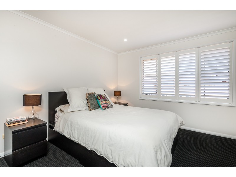 2/8 Melbourne Street, East Gosford NSW 2250