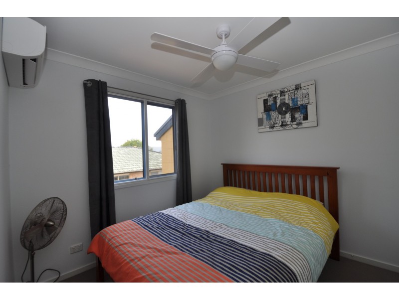 2/18 York Street, Point Frederick NSW 2250